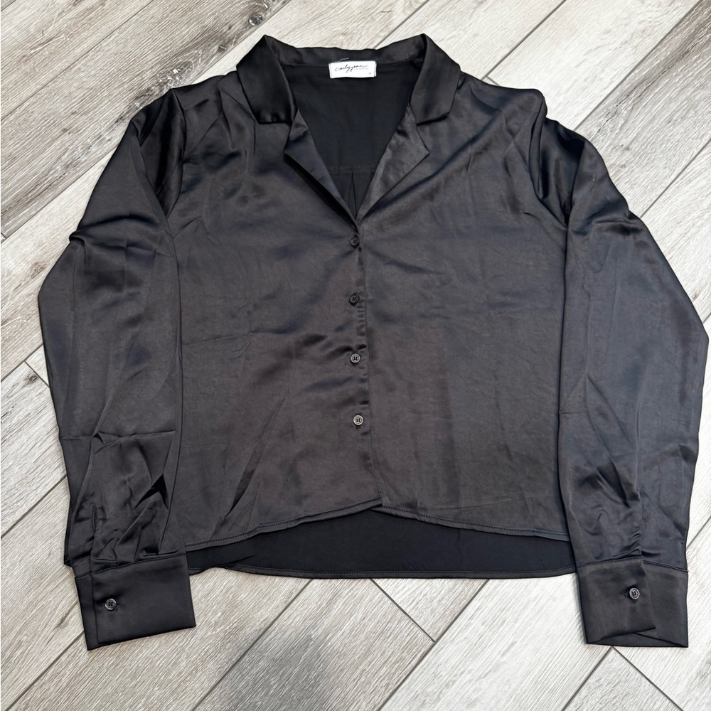 Carly Jean Los Angeles Black Liv Button Down Blouse